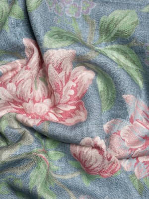 Viscose and Linen Woven – Dusky Seaspray Floral – British Imported Viscose and Linen Woven – Dusky Seaspray Floral – British Imported