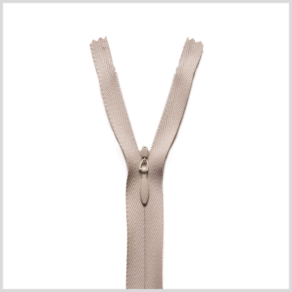 Invisible Zipper 24″ by YKK – 085 Beige Invisible Zipper 24″ by YKK – 085 Beige