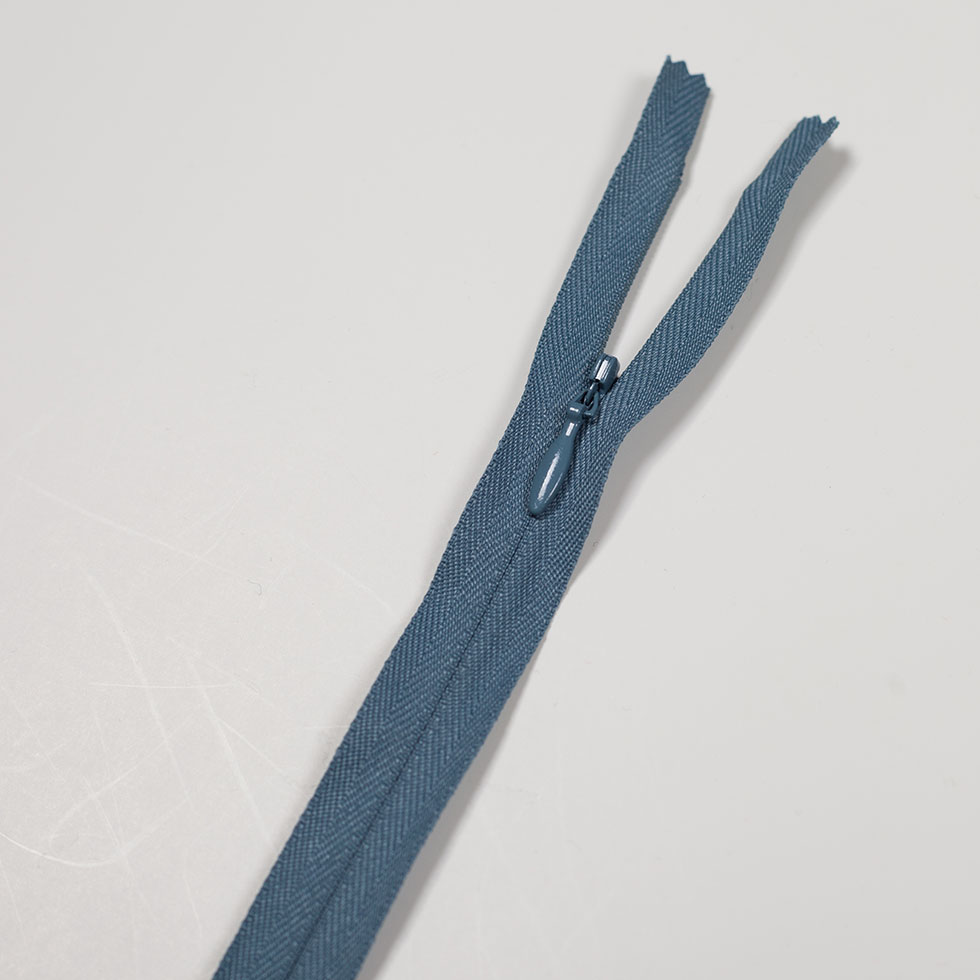 Invisible Zipper 24" by YKK - 575 China Blue
