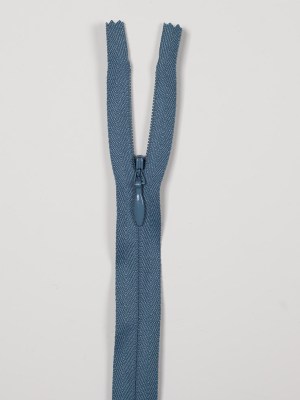 Invisible Zipper 24″ by YKK – 575 China Blue Invisible Zipper 24″ by YKK – 575 China Blue