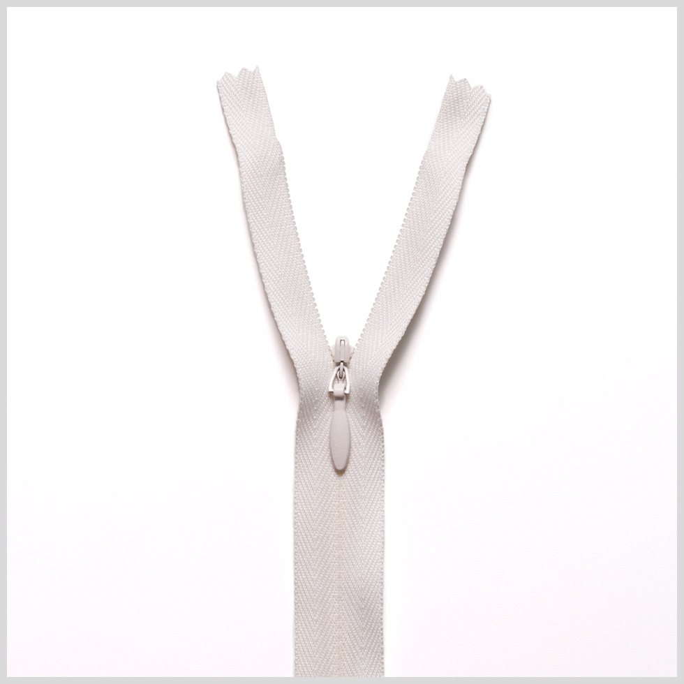 Invisible Zipper 24″ by YKK – 841 Off-White Invisible Zipper 24″ by YKK – 841 Off-White