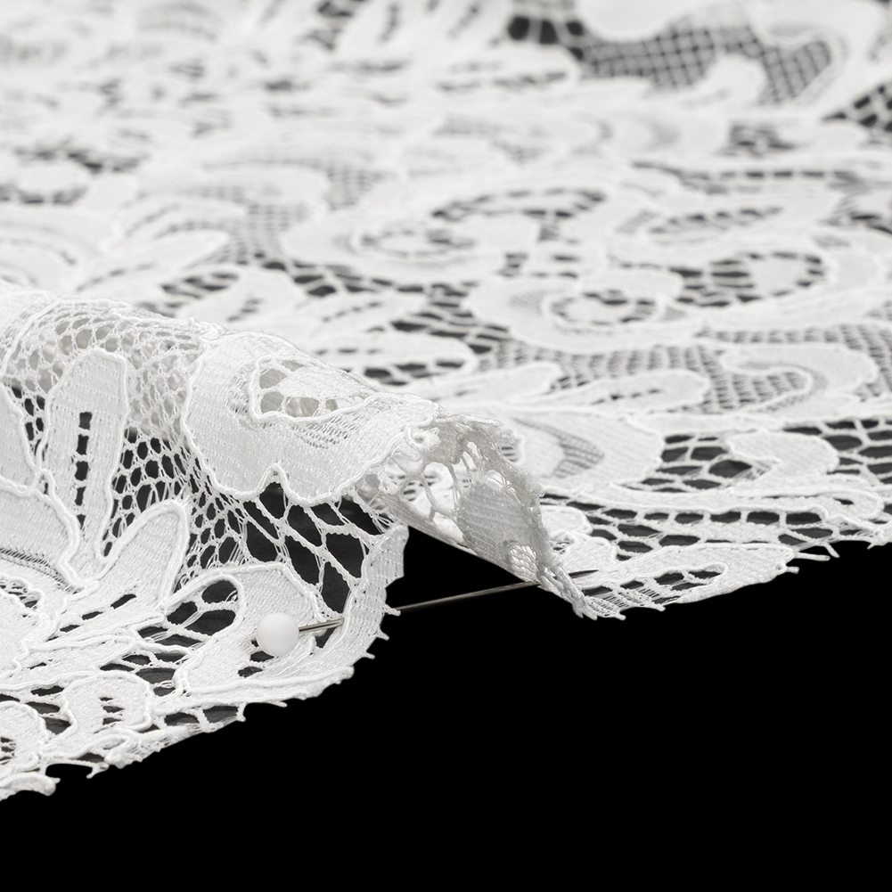 Corded Lace with Scalloped Finished Edges - Ivory Leafy Vines and Flowers
