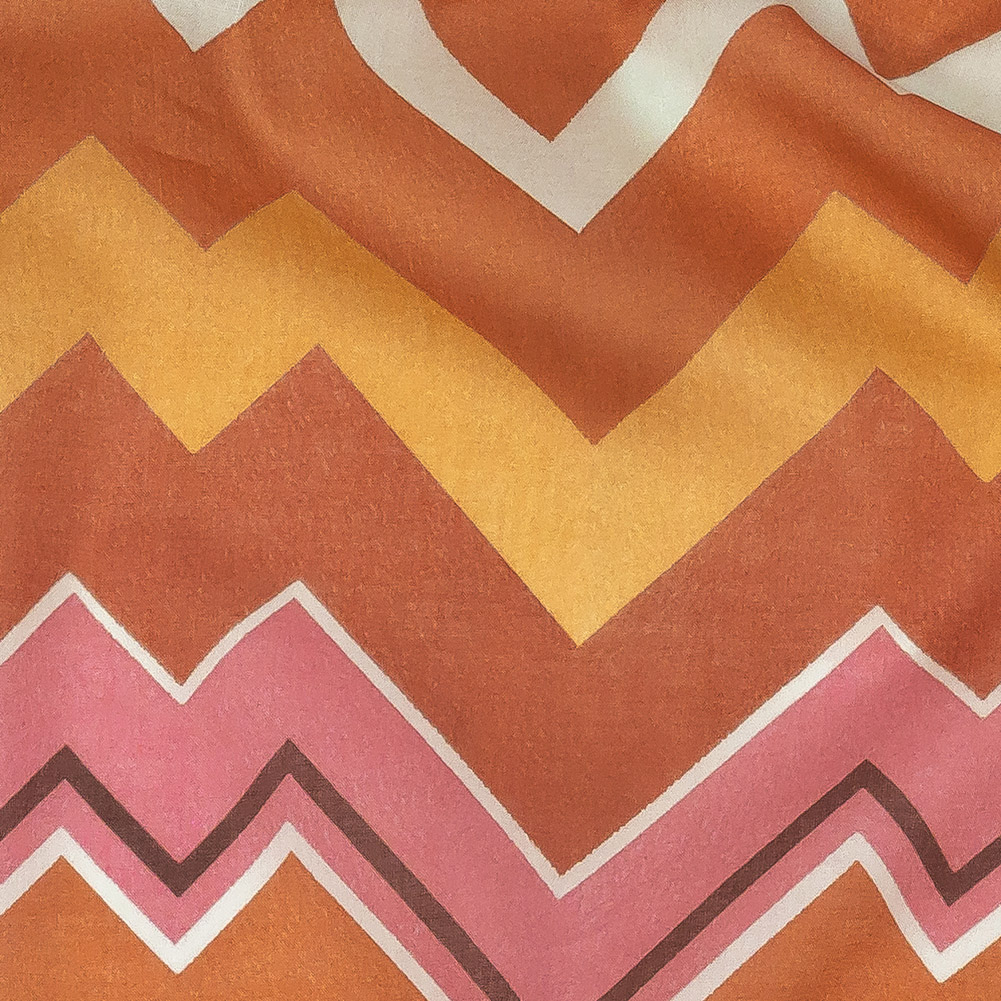 Cotton Voile – Pink and Orange Zig Zags – Festa di Apollo Print – Mood Exclusive Viso Collection Cotton Voile – Pink and Orange Zig Zags – Festa di Apollo Print – Mood Exclusive Viso Collection