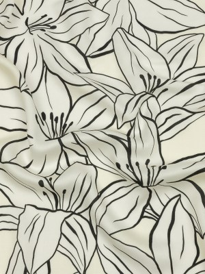 Rayon Challis – White Floral – Central Park Spring Print – Mood Exclusive Metro Collection Rayon Challis – White Floral – Central Park Spring Print – Mood Exclusive Metro Collection