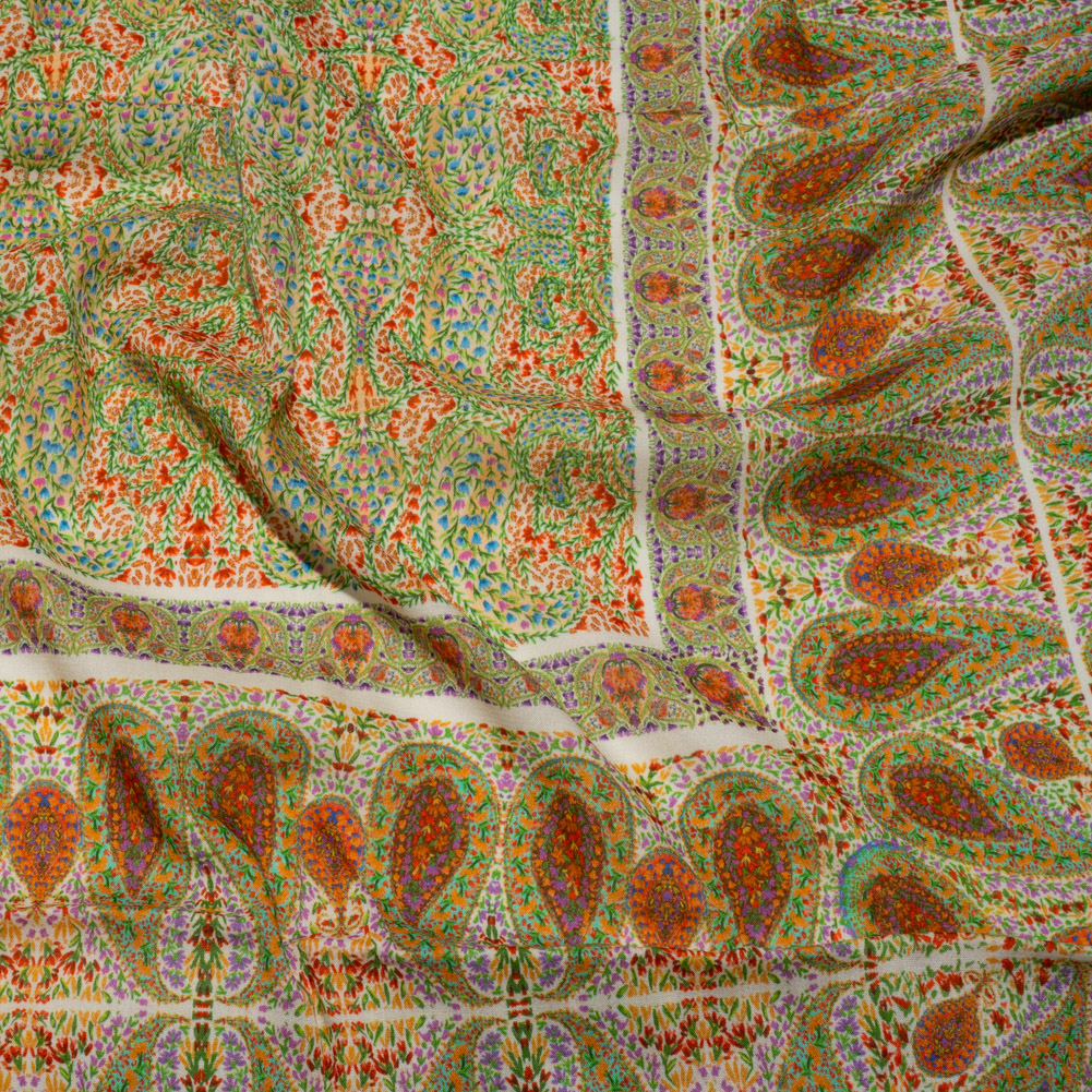 Sustainable Viscose Crepe Panel – Cream Paisley Squares – Laputa’s Groundkeeper Print – Mood Exclusive Gisele Collection Sustainable Viscose Crepe Panel – Cream Paisley Squares – Laputa’s Groundkeeper Print – Mood Exclusive Gisele Collection