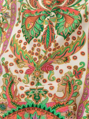 Sustainable Viscose Crepe – White Floral Paisley Stripes – Locust Lily Print – Mood Exclusive Gisele Collection Sustainable Viscose Crepe – White Floral Paisley Stripes – Locust Lily Print – Mood Exclusive Gisele Collection