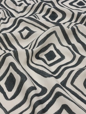 Linen and Rayon Woven – White Painted Diamonds – Sahara Summers Print – Mood Exclusive Palm Beach Collection Linen and Rayon Woven – White Painted Diamonds – Sahara Summers Print – Mood Exclusive Palm Beach Collection