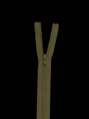 Regular Zipper 24″ by YKK – 247 Green Moss Regular Zipper 24″ by YKK – 247 Green Moss