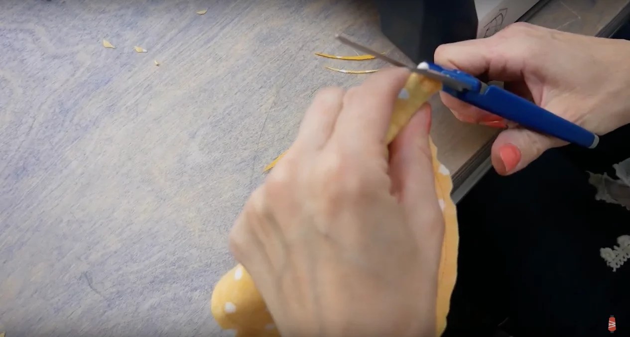 Sue Spargo Razzle™ 8wt Rayon Thread SSRZS1180 - Beetroot Purple