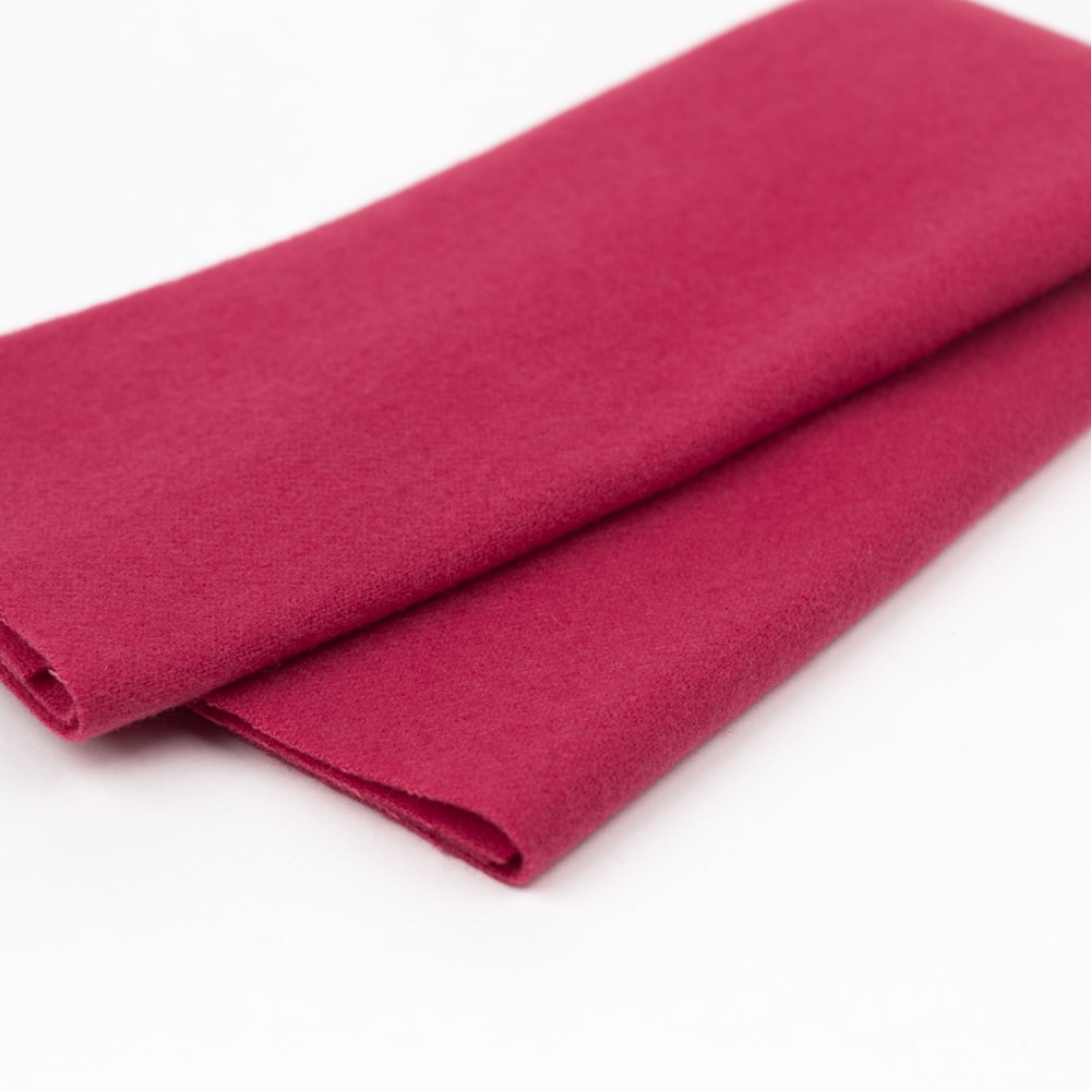 Wool LN22 – Raspberry Wool LN22 – Raspberry