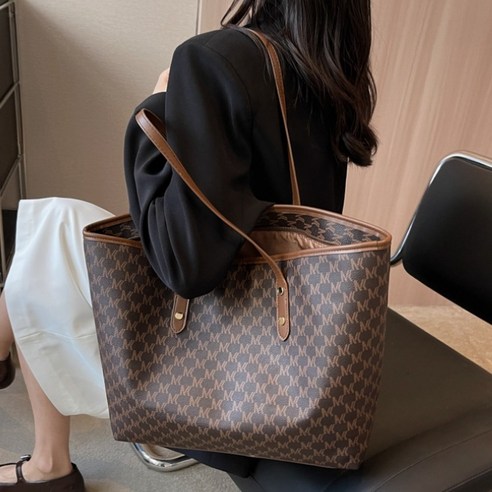 다잇지 여성 심플 가벼운 가죽 숄더 데일리 쇼퍼백