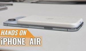 iPhone Air 2025 desain tipis 5,6 mm dan fitur lengkap (Source: YouTube Channel Review Arena) iPhone Air 2025 desain tipis 5,6 mm dan fitur lengkap (Source: YouTube Channel Review Arena)