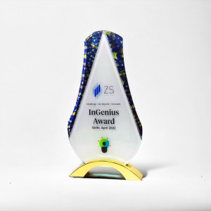 Premium Crystal trophy with Gold Metal Base Premium Crystal trophy with Gold Metal Base