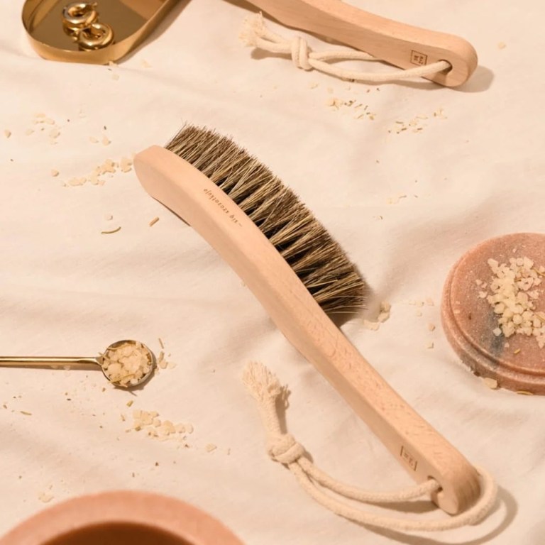 Delikatna szczotka do masażu – włosie końskie/tampiko Delikatna szczotka do masażu – włosie końskie/tampiko