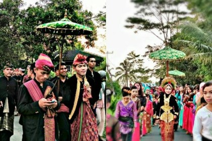 Upacara Adat Nyongkolan Dan Arak-arakan Unik Pengantin Upacara Adat Nyongkolan Dan Arak-arakan Unik Pengantin