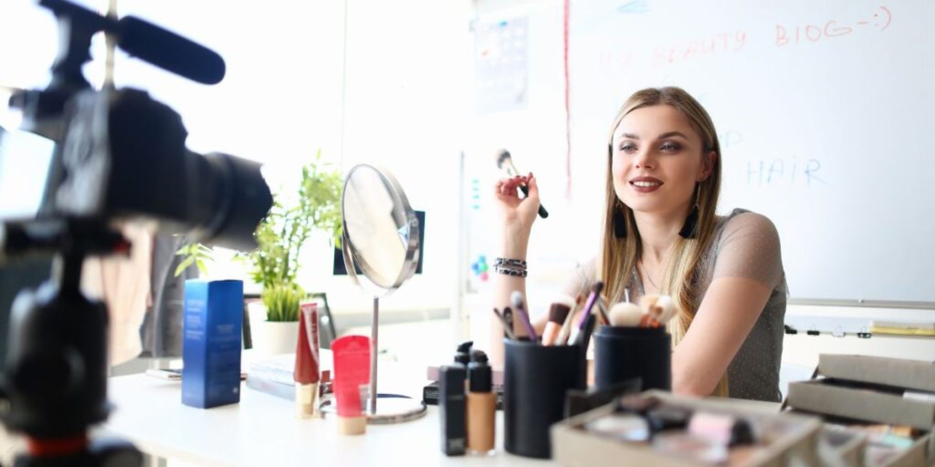 What Are the Best Makeup Tips for a Flawless Base? What Are the Best Makeup Tips for a Flawless Base?