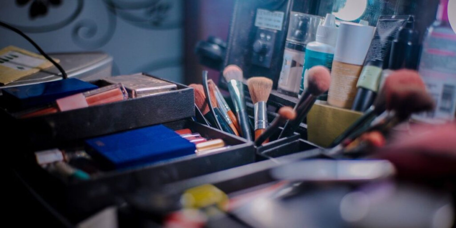 How to Build a Makeup Kit for Beginners How to Build a Makeup Kit for Beginners