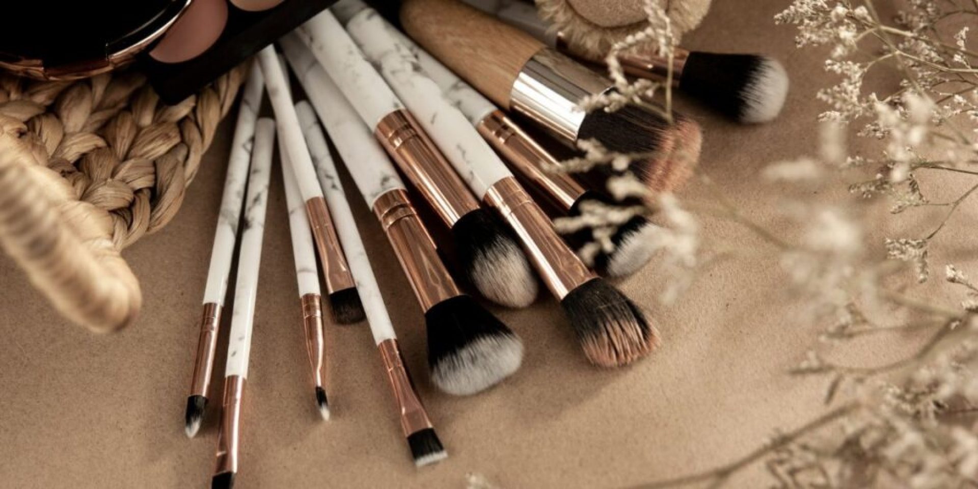 What Are the Must-Have Makeup Products for a Glam Night Out? What Are the Must-Have Makeup Products for a Glam Night Out?