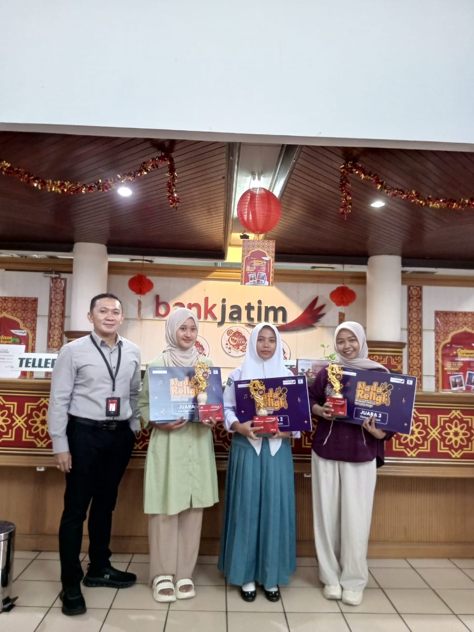 Prestasi Membanggakan! Bunga Aprilia Raih Juara 2 Lomba Nada Religi Jawa Pos Radar Tulungagung Prestasi Membanggakan! Bunga Aprilia Raih Juara 2 Lomba Nada Religi Jawa Pos Radar Tulungagung