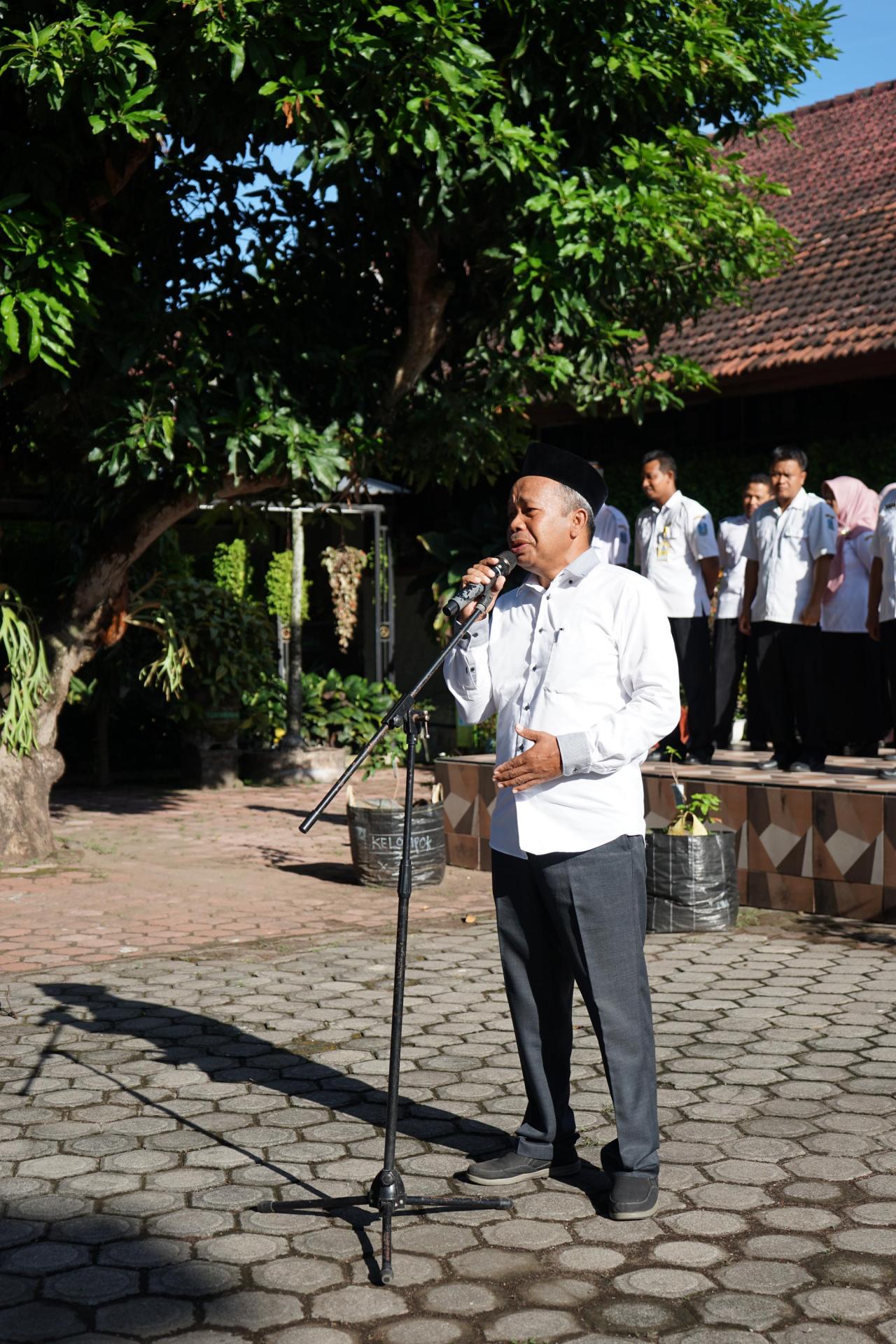 Apel Perpisahan Kelas 12 SMAN 1 Ponggok: Langkah Baru Menuju Masa Depan Apel Perpisahan Kelas 12 SMAN 1 Ponggok: Langkah Baru Menuju Masa Depan