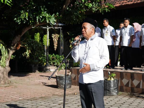 Apel Perpisahan Kelas 12 SMAN 1 Ponggok: Langkah Baru Menuju Masa Depan Apel Perpisahan Kelas 12 SMAN 1 Ponggok: Langkah Baru Menuju Masa Depan