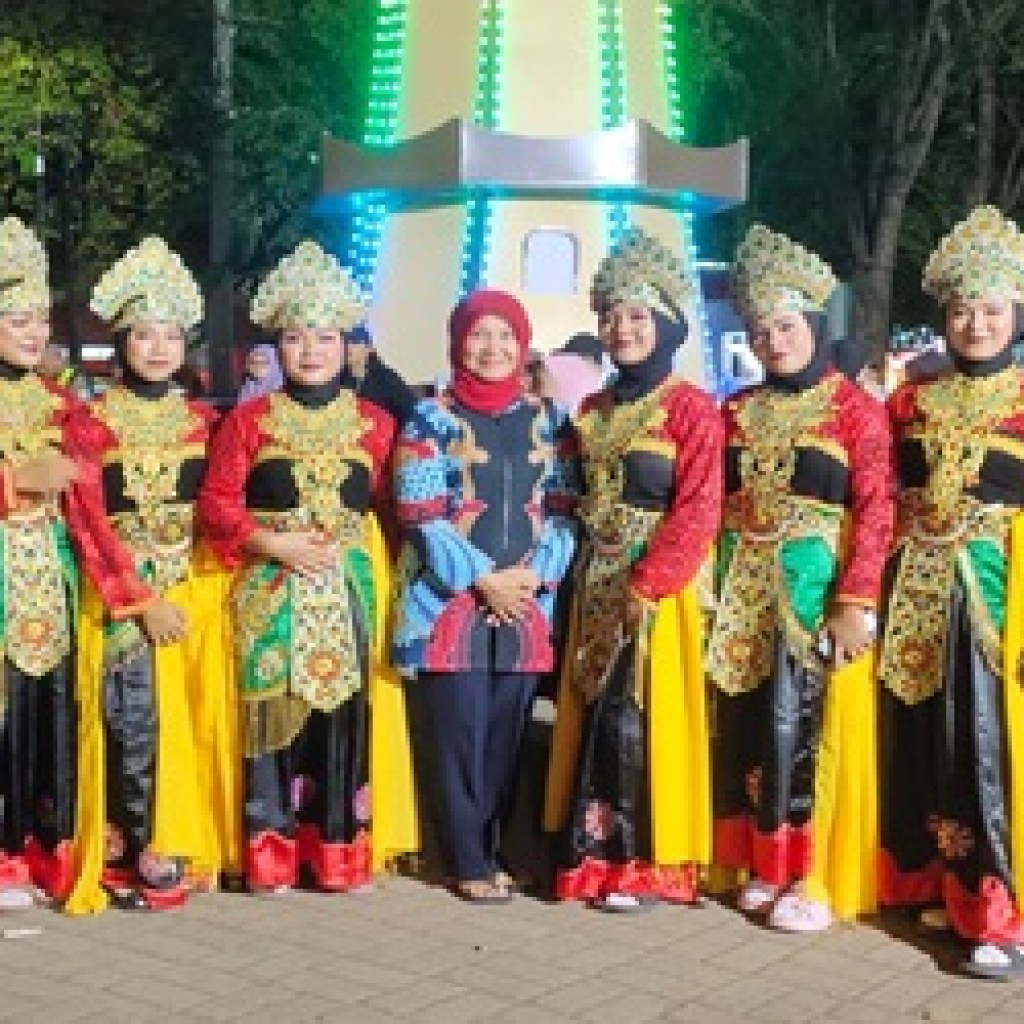 Penampilan Tari SMKN 4 Probolinggo Penampilan Tari SMKN 4 Probolinggo