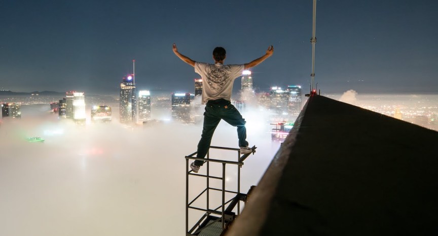 Climbing a 750ft. Crane in Fog (Los Angeles) (RAW) Climbing a 750ft. Crane in Fog (Los Angeles) (RAW)