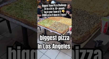 Biggest Pizza in Los Angeles is 54×54 inches and Weighs Over 55 Pounds #foodies #pizza #travel Biggest Pizza in Los Angeles is 54×54 inches and Weighs Over 55 Pounds #foodies #pizza #travel
