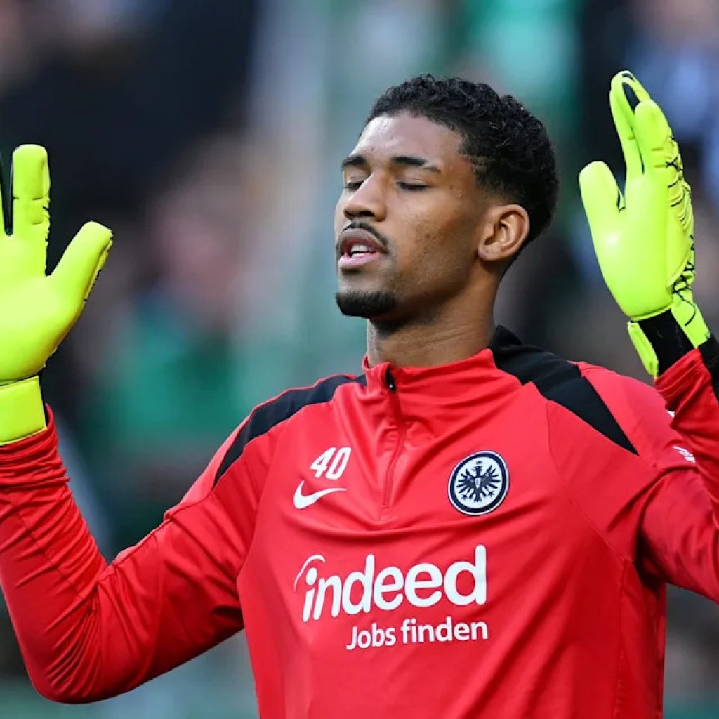 Eintracht Frankfurt affirm horror ACL tear for younger keeper Kaua Santos