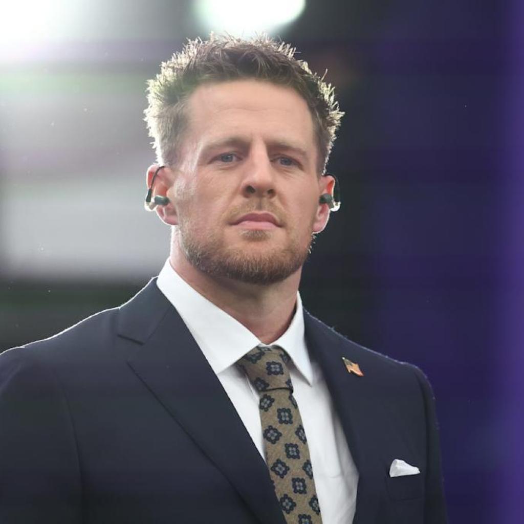 Burnley FC shares picture of James Trafford holding JJ Watt’s No. 99 Bengals jersey