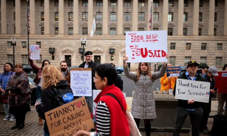 Federal workers cut their communications in a climate of fear caused by road Federal workers cut their communications in a climate of fear caused by road