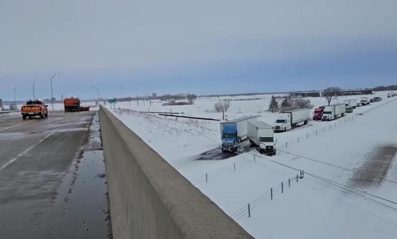 Highway forced to close after blizzard Highway forced to close after blizzard