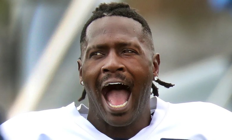 Former NFL receiver Antonio Brown participates in apparent heist attempt to join Miami boxing Former NFL receiver Antonio Brown participates in apparent heist attempt to join Miami boxing