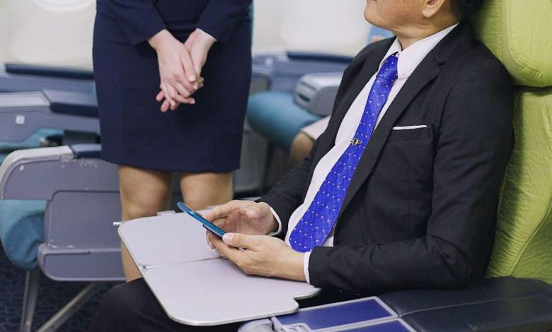 A passenger in seat 1B asked the flight attendant 1 question. Then he was immediately reported to the supervisor A passenger in seat 1B asked the flight attendant 1 question. Then he was immediately reported to the supervisor