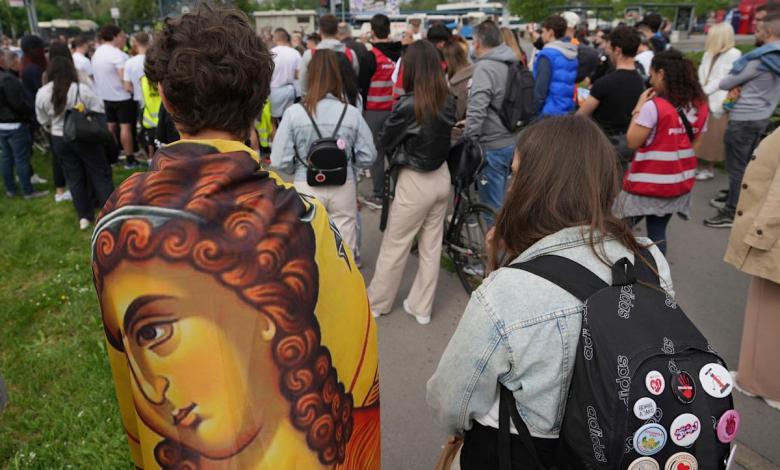 Serbian protesting students ran to Brussels after cycling to France attracting EU attention Serbian protesting students ran to Brussels after cycling to France attracting EU attention