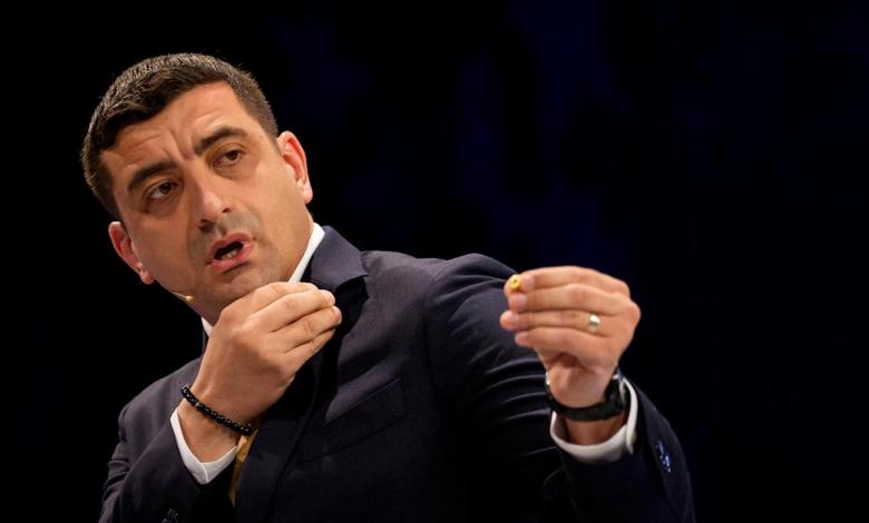 Romanians vote in tense presidential runoff to compare nationalists with pro-EU-centricists Romanians vote in tense presidential runoff to compare nationalists with pro-EU-centricists