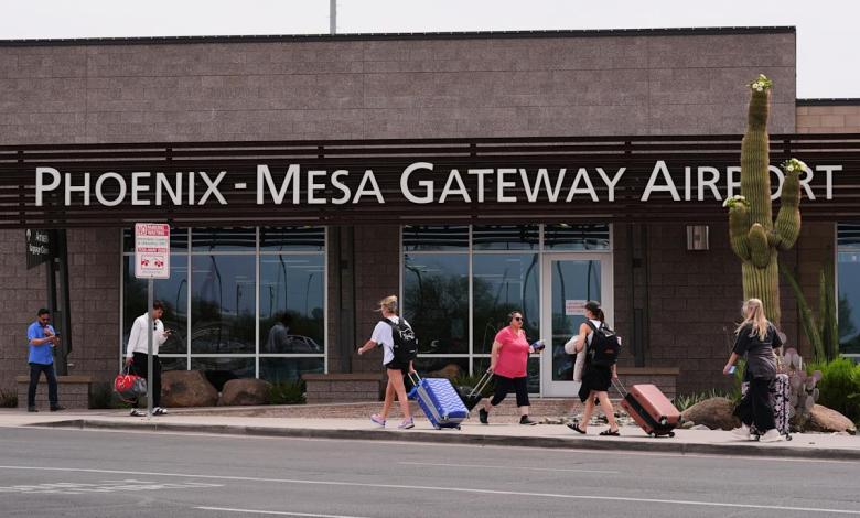 Budget airlines start deportation flights, starting Arizona operations Budget airlines start deportation flights, starting Arizona operations