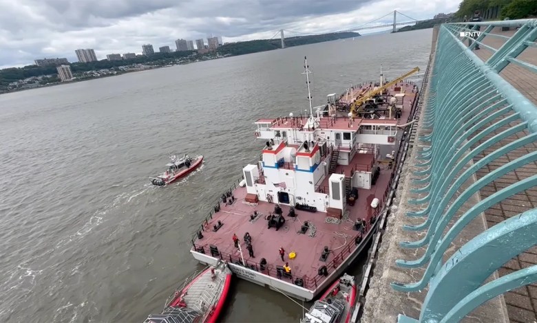 New York City workers were killed and injured 2 people in explosion of raw sewage boat on the Hudson River New York City workers were killed and injured 2 people in explosion of raw sewage boat on the Hudson River