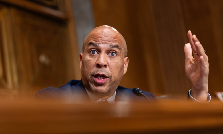 Cory Booker's Senate floor speech slams Trump for 18 hours and counts Cory Booker's Senate floor speech slams Trump for 18 hours and counts
