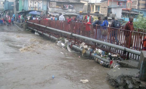 Kenya: Bodies Wrapped in Sacks Retrieved Near Mukuru Kwa Njenga Slum Kenya: Bodies Wrapped in Sacks Retrieved Near Mukuru Kwa Njenga Slum