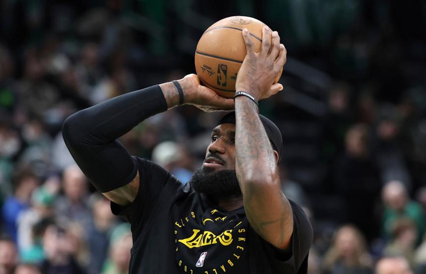 LeBron James nearing return to Lakers, will be a game-time decision vs. Bulls on Saturday: Report LeBron James nearing return to Lakers, will be a game-time decision vs. Bulls on Saturday: Report