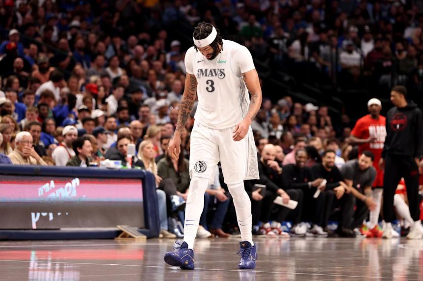 Anthony Davis reportedly out multiple weeks with adductor injury from Mavericks debut Anthony Davis reportedly out multiple weeks with adductor injury from Mavericks debut