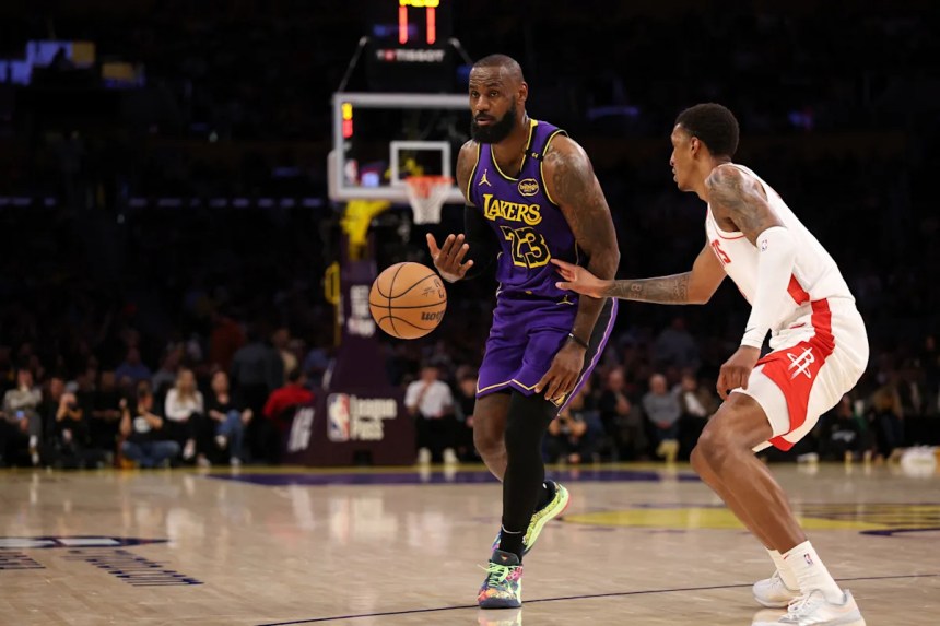 LeBron James, Lakers fend off Rockets amid tight Western Conference playoffs race LeBron James, Lakers fend off Rockets amid tight Western Conference playoffs race