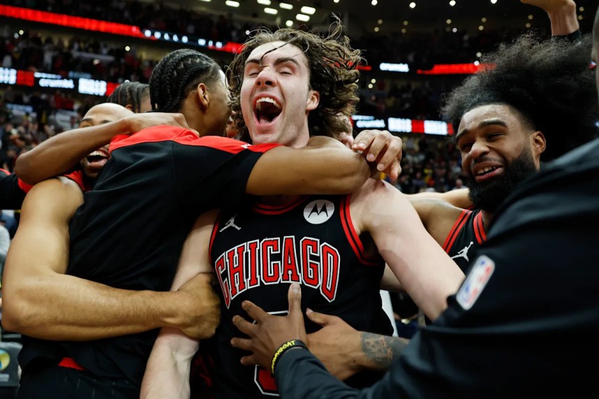 Lakers take worst loss of season after LeBron James turnover sparks preposterous Bulls comeback, Josh Giddey halfcourt buzzer-beater Lakers take worst loss of season after LeBron James turnover sparks preposterous Bulls comeback, Josh Giddey halfcourt buzzer-beater