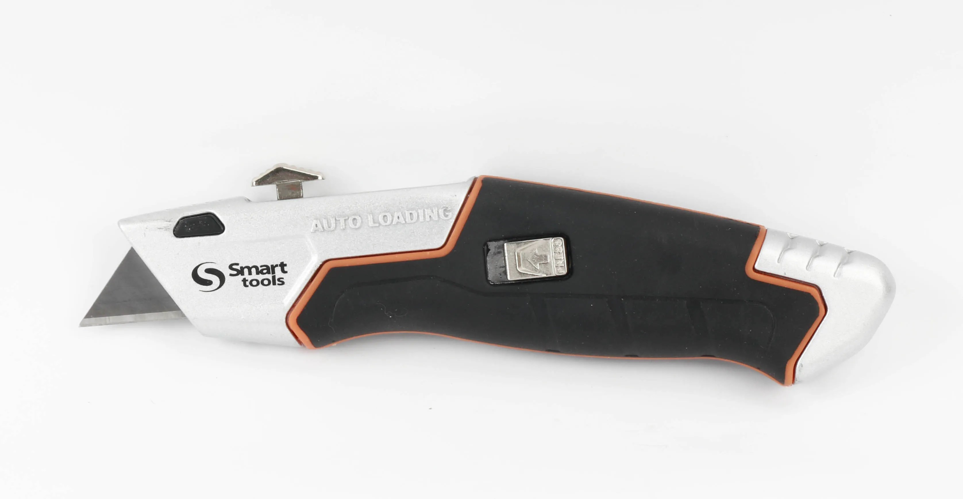 Cuchillo con carga retráctil automática