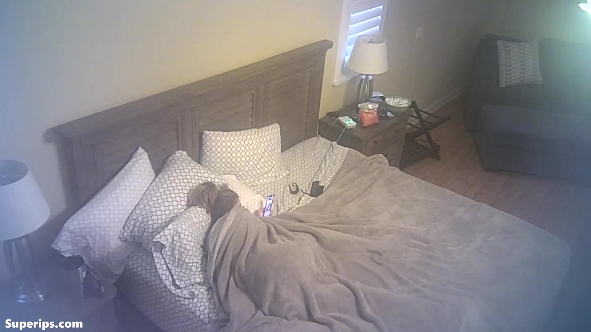 IPCAM – American teen girl masturbates in her parents’ bed IPCAM – American teen girl masturbates in her parents’ bed