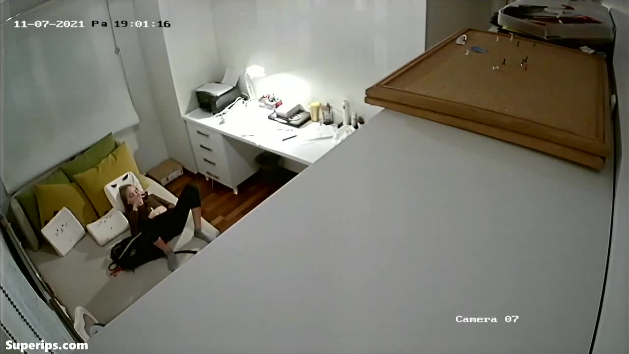 IPCAM – Petite teen girl masturbates for the first time IPCAM – Petite teen girl masturbates for the first time