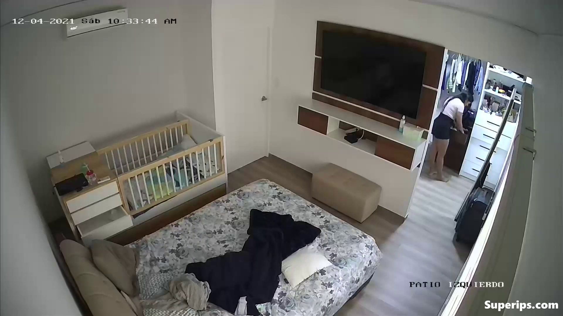 IPCAM – Busty Latina mom gets naked in her room IPCAM – Busty Latina mom gets naked in her room