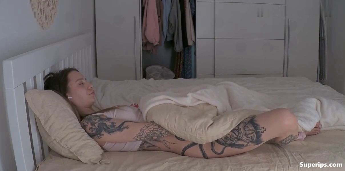 IPCAM – Cute tattooed girl masturbates slowly IPCAM – Cute tattooed girl masturbates slowly