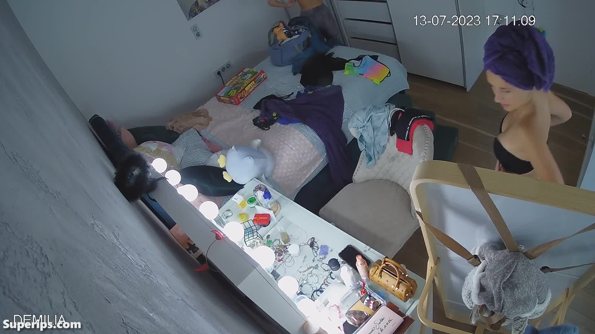 IPCAM – Teen Canadian sisters get dressed together IPCAM – Teen Canadian sisters get dressed together